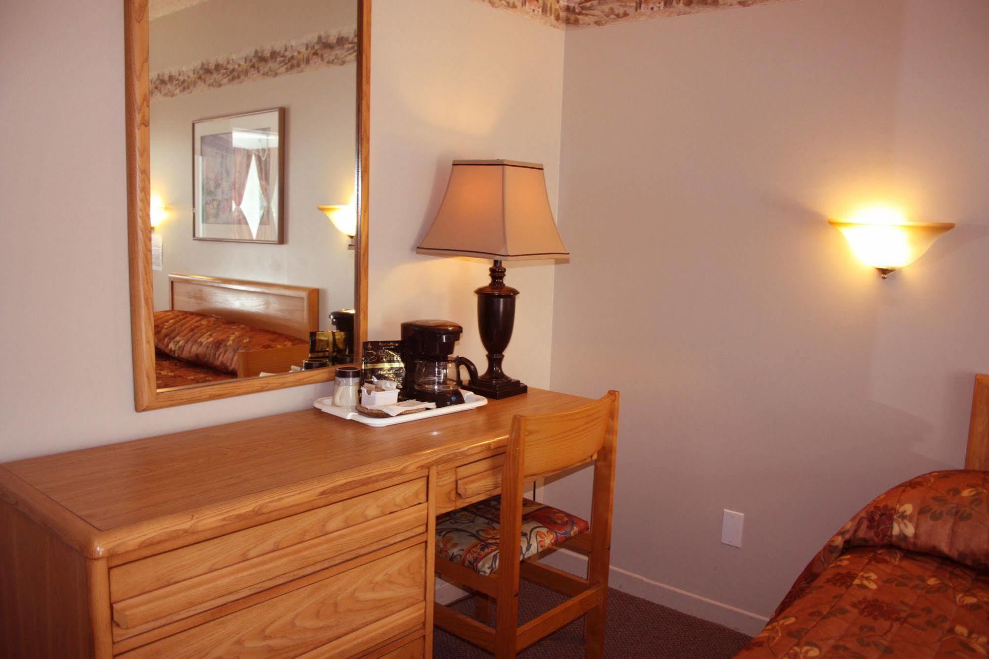 Motel Le Jolibourg Saint-Sauveur-des-Monts Buitenkant foto