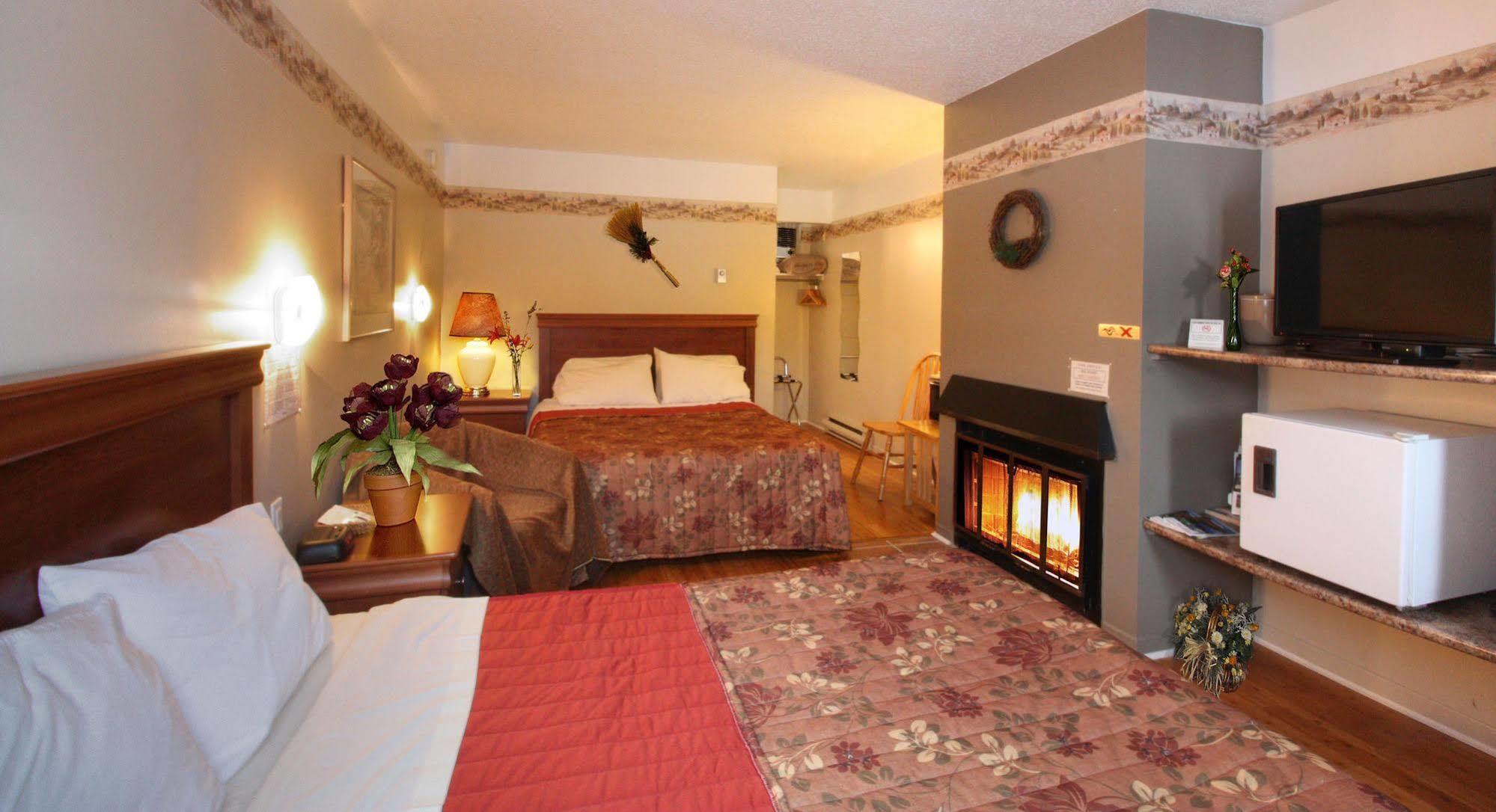 Motel Le Jolibourg Saint-Sauveur-des-Monts Buitenkant foto