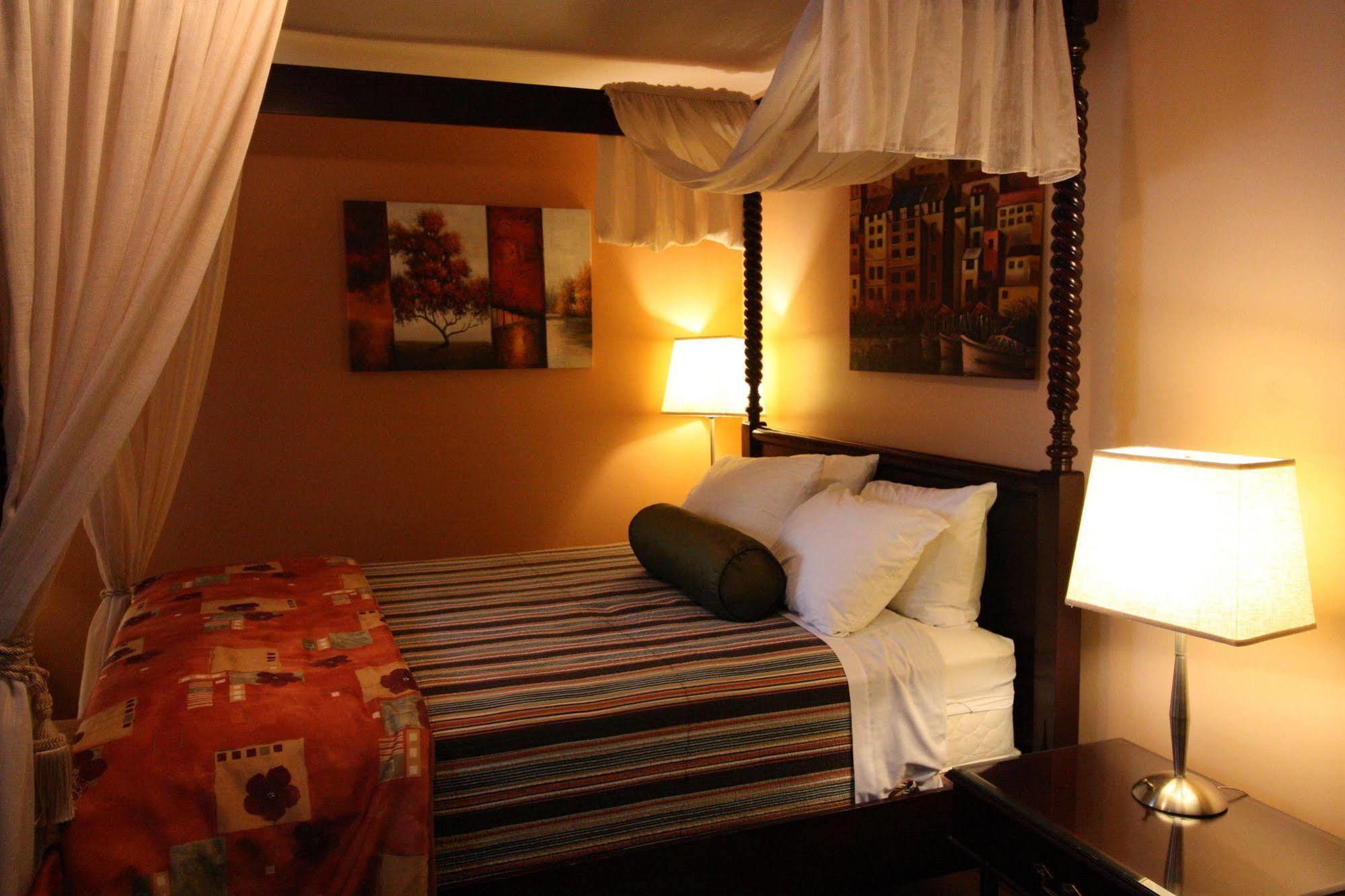 Motel Le Jolibourg Saint-Sauveur-des-Monts Buitenkant foto